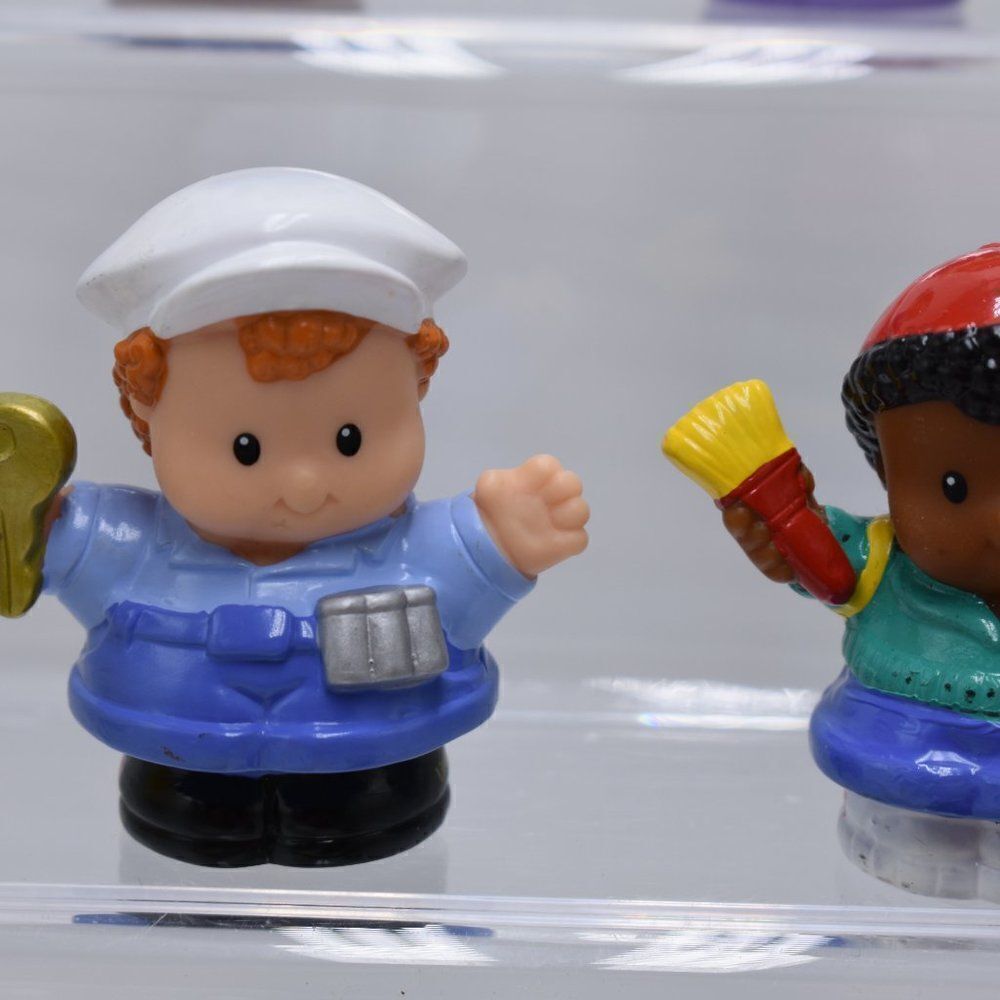 Vintage 2002/03 Fisher Price Little People Mixed Lot of 10 Mini-Figures - Picture 6 of 9